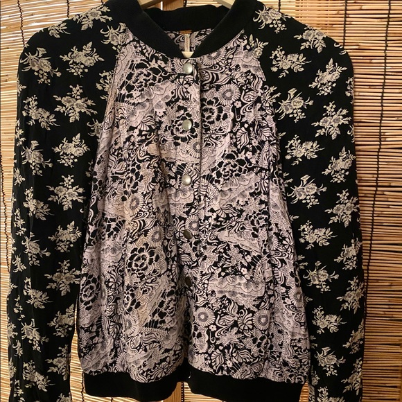🍇SOLD🍇 Free People floral bomber jacket - Picture 4 of 4